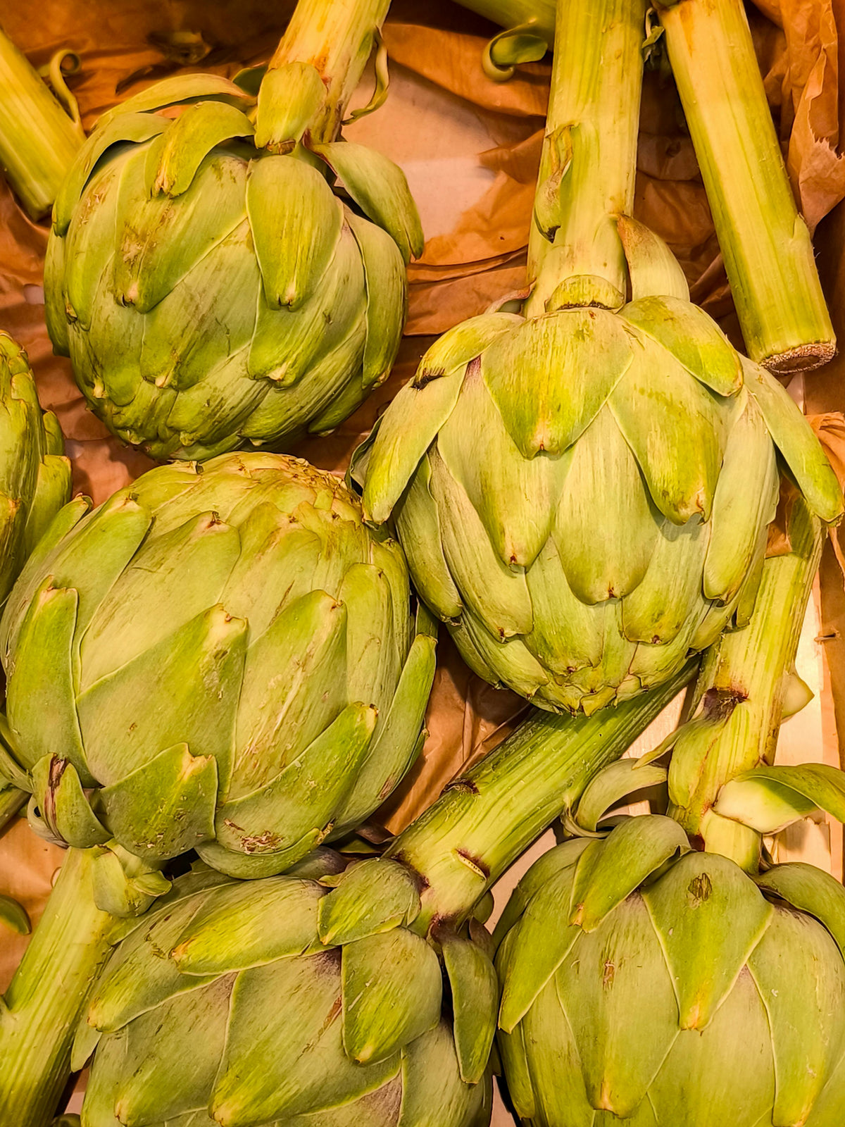 Cómo cocinar alcachofas y aprovechar todas sus partes.