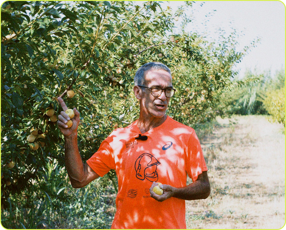 De ingeniero a agricultor de fruta en Lleida: la historia de Joan