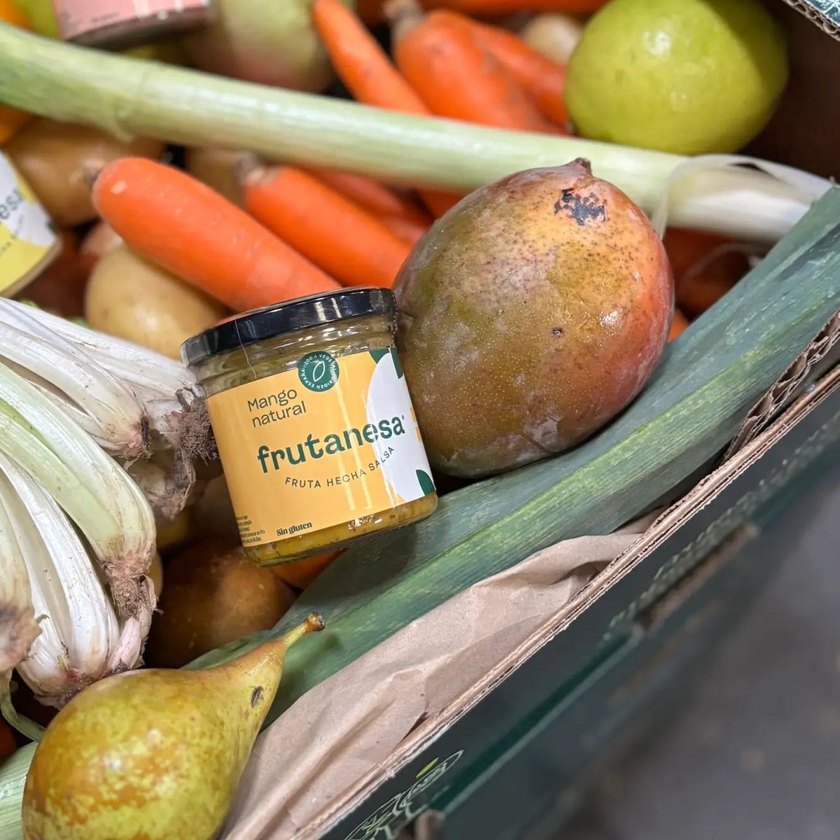 Frutanesa de mango en una caixa de fruita i verdura TALKUAL